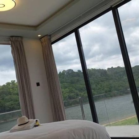 Vista Lakeside Villas Akosombo Extérieur photo